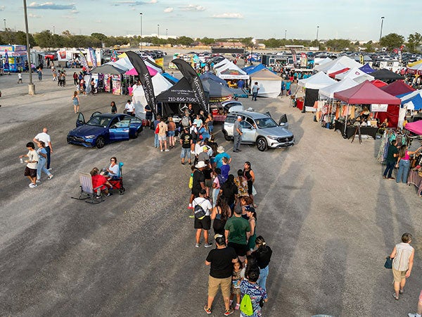 Mercedes-Benz of Selma Partnered with RE/MAX Skylight Balloon Fest