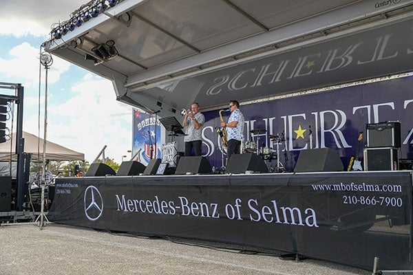 Mercedes-Benz of Selma Partnered with RE/MAX Skylight Balloon Fest